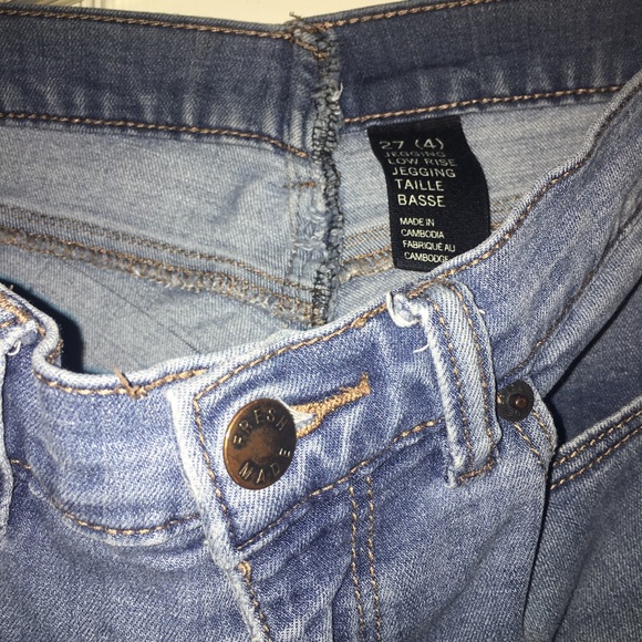 DISTRESSED BLUE JEANS - Picture 2 of 5